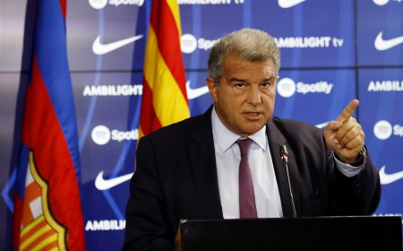 El juez imputa a Laporta por sus pagos a Negreira al concluir que los hechos no han prescrito