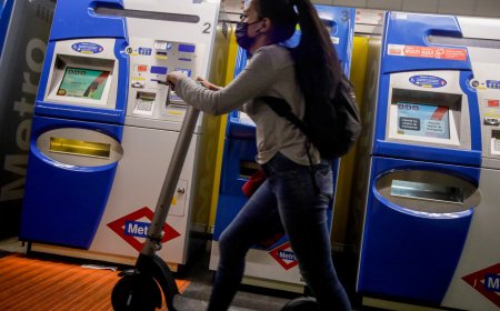 Los patinetes eléctricos, en el punto de mira en Madrid: ¿Por qué pueden explotar? ¿Se debe prohibir su entrada al metro?