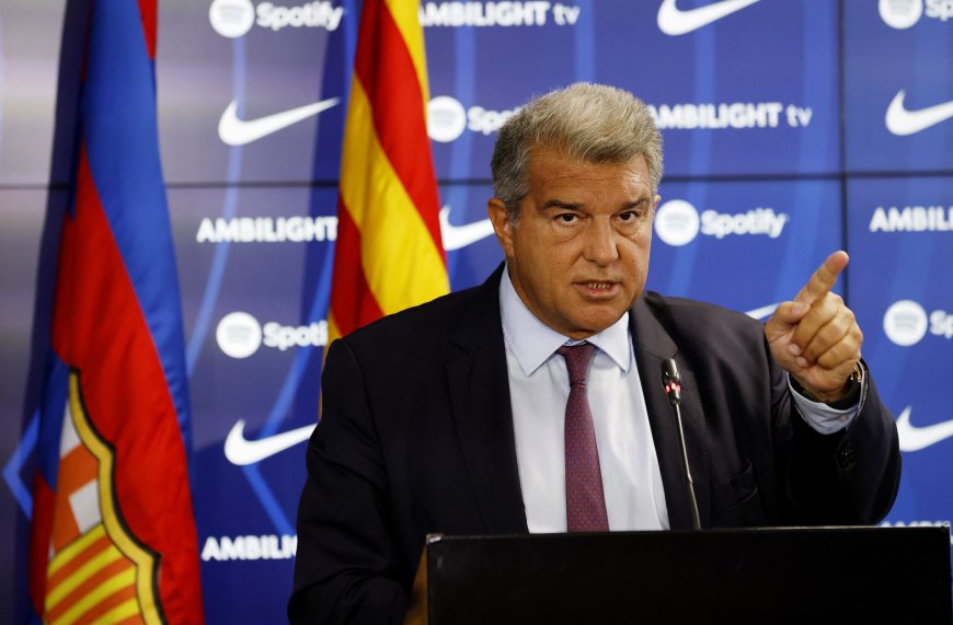 El juez imputa a Laporta por sus pagos a Negreira al concluir que los hechos no han prescrito