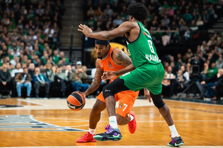 El Valencia conquista Kaunas y el Baskonia se hunde en Atenas