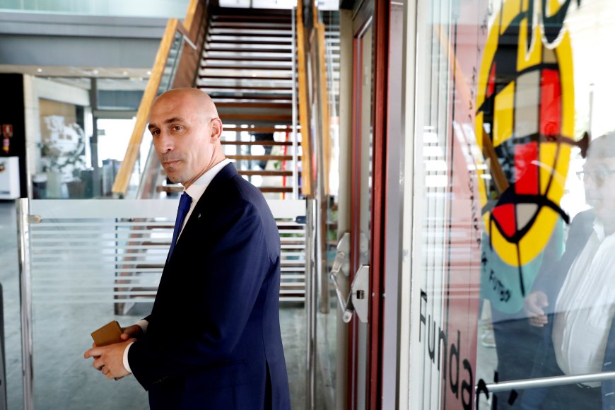 El instructor del TAD también propone inhabilitar tres años a Luis Rubiales