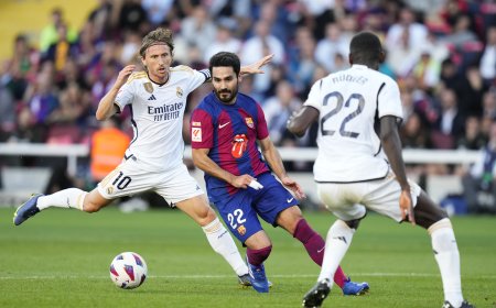 El bautismo tóxico de Ilkay Gündogan en el Barça