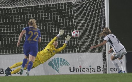 Olga Carmona y la falta del VAR sostienen al Madrid ante el Chelsea