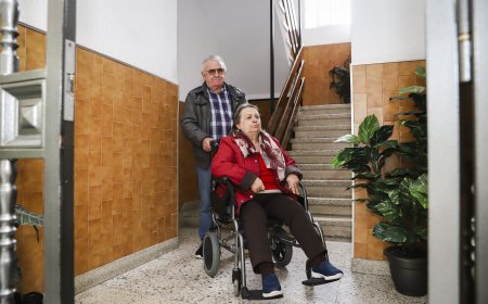El ‘caso Inocenta’: seis años ciega tras su última clase de natación y el Ayuntamiento de Madrid se resiste a indemnizarla