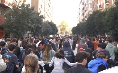 5.000 jóvenes y sudaderas en descuento: así se cocina el éxito de una tienda fugaz en vísperas del Black Friday