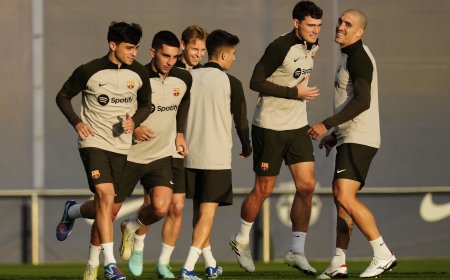 Rayo Vallecano - FC Barcelona, en directo | De Jong es titular y capitán después de dos meses de ser baja