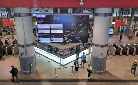 El tramo Atocha-Recoletos continúa este lunes cerrado por la avería del tren del domingo