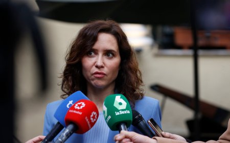 Ayuso amenaza con vetar al ejecutivo de Sánchez en los actos de Madrid por no haber sido invitada a una inauguración del AVE: “Golpe por golpe”