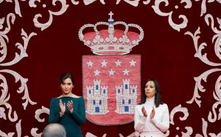 Ayuso excluye al ministro de Política Territorial de la fiesta de la Constitución por no haber sido invitada por Moncloa a una inauguración del AVE