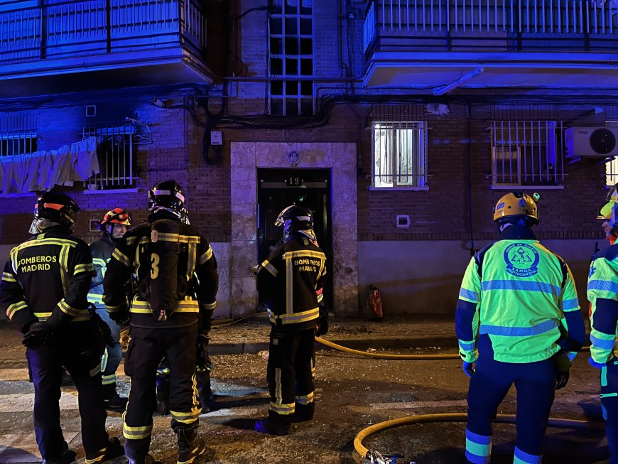 Dos jóvenes, heridos leves por quemaduras en un incendio en una vivienda del distrito madrileño de Usera