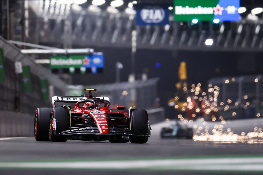 Ferrari lo apuesta todo al rojo en Las Vegas: ‘pole’ para Leclerc y segunda plaza para Sainz, pero sancionado hasta la 12ª