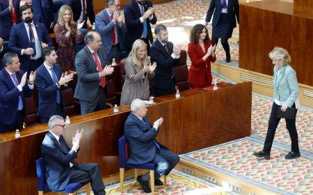 La Asamblea de Madrid borra a Ignacio González de su 40 aniversario, salpicado de reproches a Ayuso y al PP