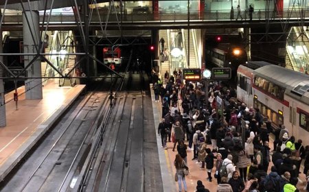 Otro desacarrilamiento en los Cercanías de Madrid corta el túnel de Recoletos y  provoca importantes retrasos