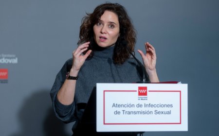 Ayuso, sobre la charla política de Mayor Oreja en un colegio: “No tengo opinión”