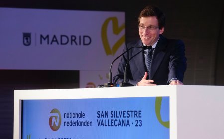 Almeida, sobre la posibilidad de prohibir fumar en las terrazas: “Me parece disparatado”