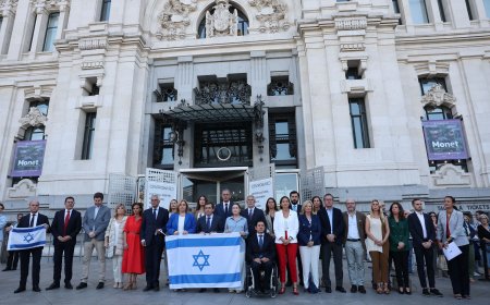 La izquierda arrincona a Almeida para que retire la Medalla de Honor a Israel tras la objeción de los Cronistas de Madrid