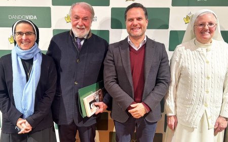 El PSOE pide a Educación que sancione al colegio de Madrid donde el exministro Mayor Oreja dio la charla con bulos del 11-M