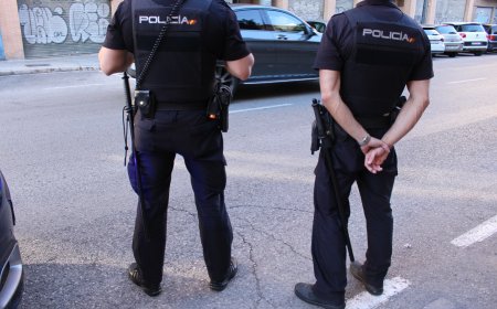 Un hombre ha sido detenido “in fraganti” por grabar a una mujer en un probador