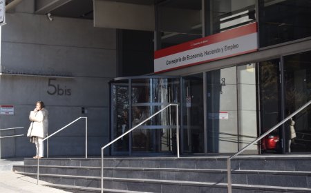Sorpresa y enfado entre los autónomos madrileños que deben devolver ahora las ayudas que Ayuso les dio durante la covid-19