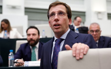 Almeida atiza a Vox en el último pleno del año y anuncia que la medalla de honor no será para Israel, sino para la comunidad judía