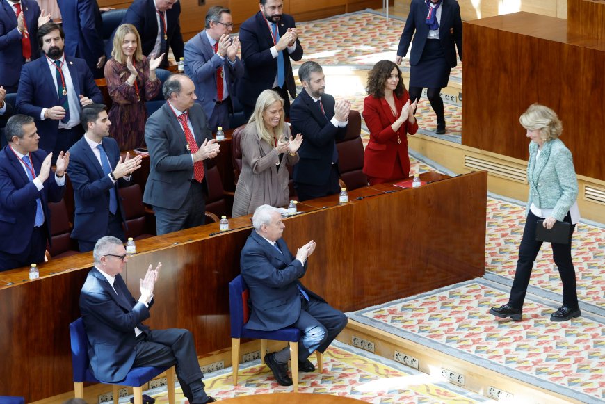 La Asamblea de Madrid borra a Ignacio González de su 40º aniversario, salpicado de reproches a Ayuso y al PP