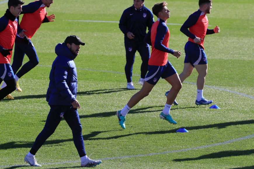 El Simeone más ofensivo ante el Barcelona, al que nunca ganó a domicilio