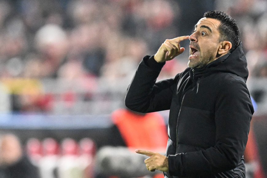 Laporta fiscaliza a Xavi para activar más a los jugadores