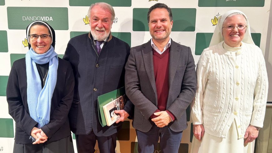 El PSOE pide a Educación que sancione al colegio de Madrid donde el exministro Mayor Oreja dio la charla con bulos del 11-M