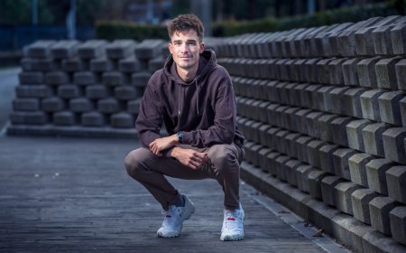 El atleta Mario García Romo trabaja la resistencia en la niebla
