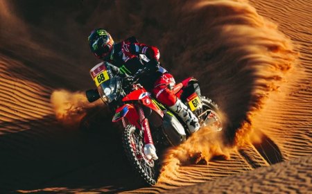 Tosha Schareina se presenta ante el gran público al vencer la etapa prólogo del Dakar