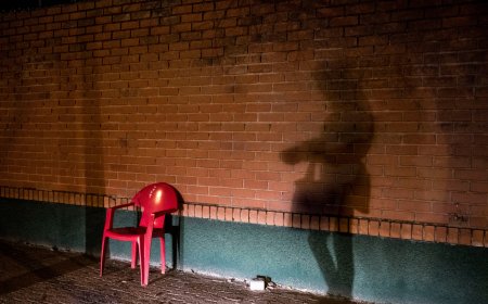 Atada a la prostitución por un rito vudú con alcohol e hígado de gallina: “Morirás si no pagas tu deuda”