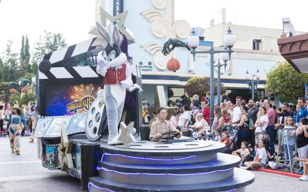 El Defensor del Pueblo considera abusivo que el Parque Warner impida entrar a los visitantes con comida del exterior