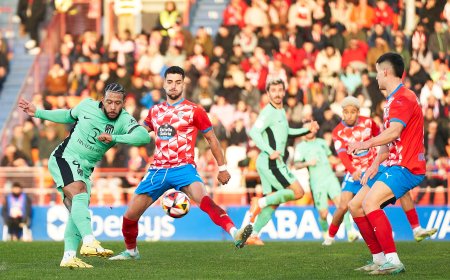 Memphis rescata al Atlético ante el Lugo