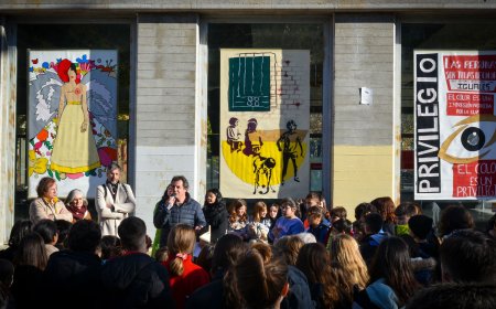 50 metros de inclusión en Vallecas, pintados por 400 estudiantes del distrito con mayor absentismo escolar