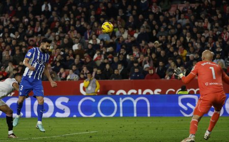 El Alavés deja al Sevilla en una situación límite