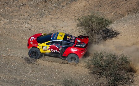 Sainz coge aire gracias a un error de Loeb
