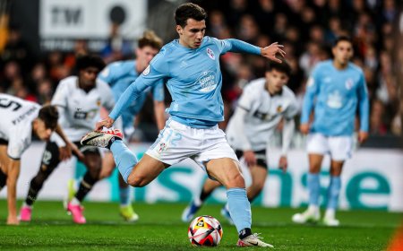 Douvikas arrastra al Celta hasta los cuartos