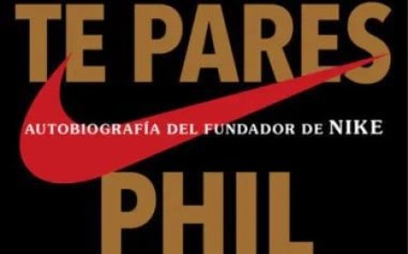 Enciclopedias y zapatillas deportivas
