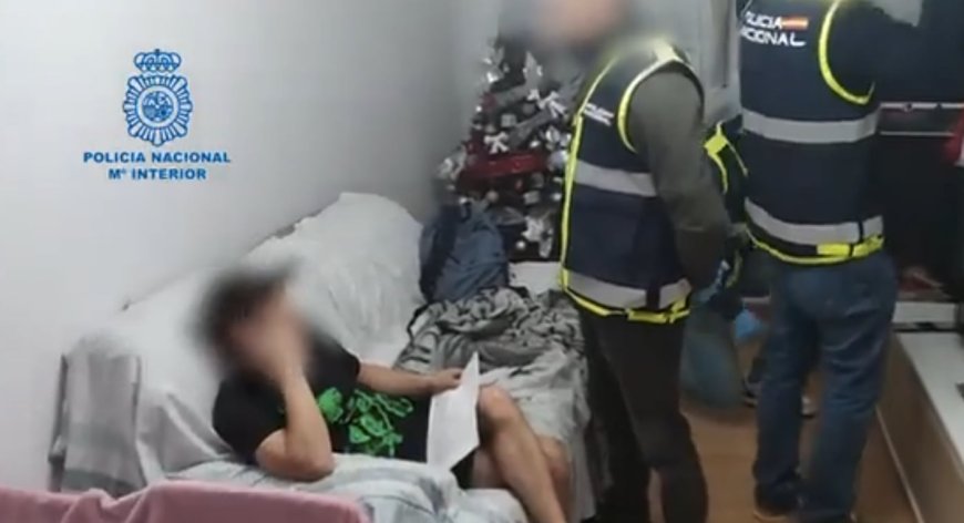 Detenido un pederasta en Madrid tras limpiar el balcón de la casa desde la que hizo fotos a la hija de su pareja