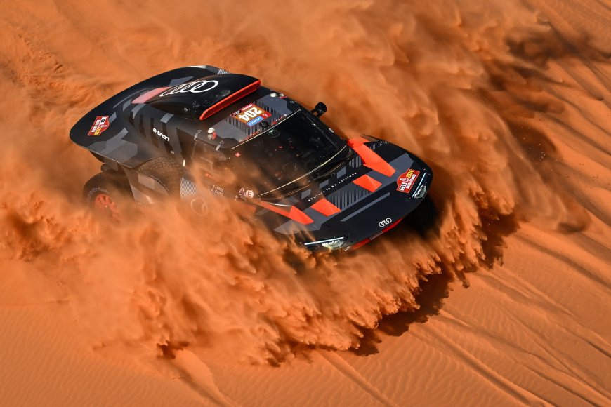 Carlos Sainz mantiene a raya a Sébastien Loeb a tres etapas del final del Dakar