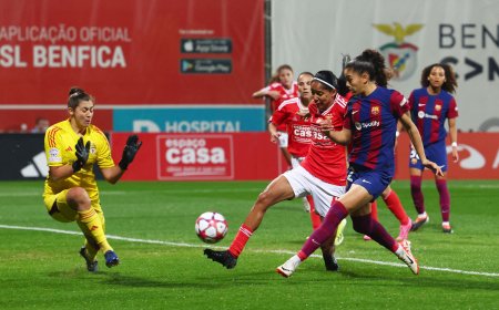 Un errático Barcelona en defensa se conforma con la igualada ante el Benfica