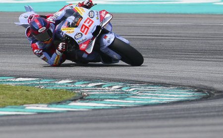 Marc Márquez empieza la nueva era en Ducati con la cabeza gacha
