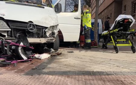 Un conductor sufre un mareo en Madrid, choca contra otro coche y arrolla a una anciana en silla de ruedas y a su cuidadora