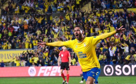 Marc Cardona aúpa al Las Palmas y parte al Valencia