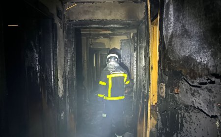 Tres personas, ingresadas por quemaduras e intoxicación al sufrir un incendio su vivienda en Alcalá de Henares