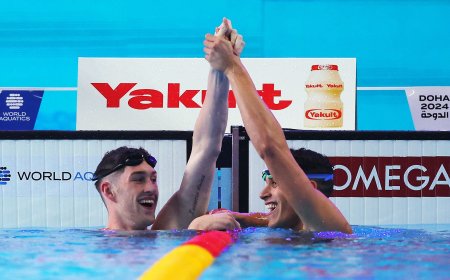 Hugo González se cuelga la plata de los 100m espalda en el Mundial de Doha