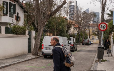Pareja con dos hijas compra casa en una colonia