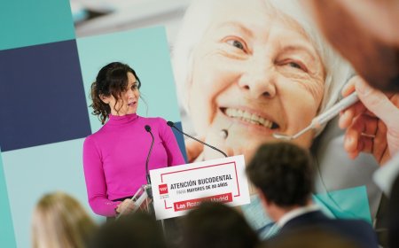 Ayuso da plantón al pleno de la Asamblea para ir al congreso del PP europeo y mantener citas institucionales en Rumanía