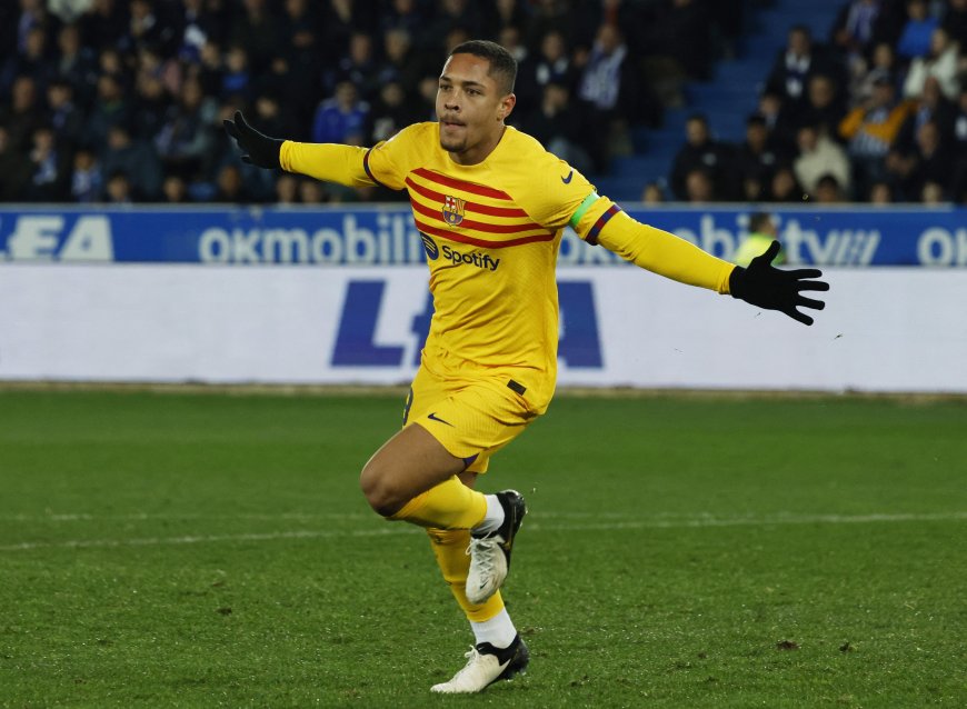 Alavés - Barcelona, en directo | El Barça, con muchas bajas, supera al Alavés en Mendizorroza (3-1)