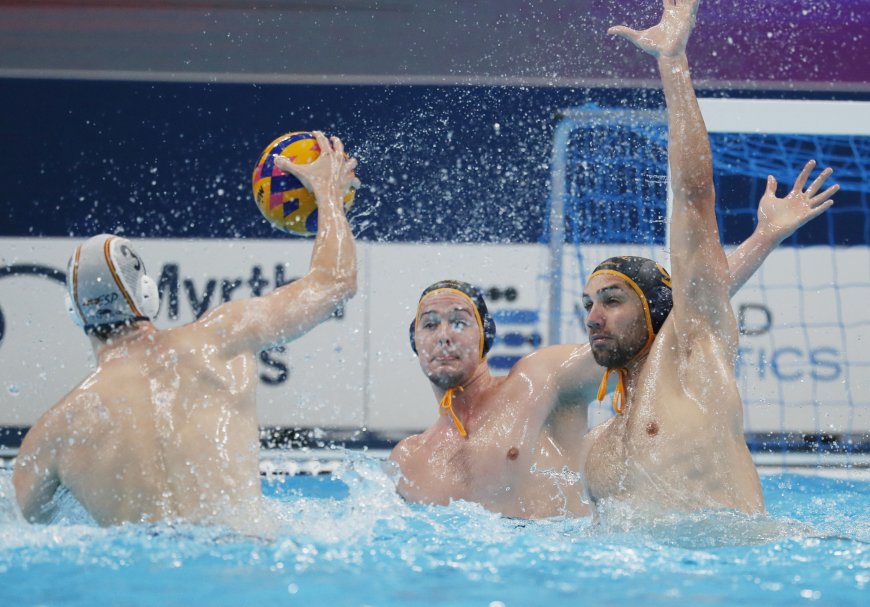 España vence a Montenegro y se medirá a Italia en las semifinales del mundial de waterpolo